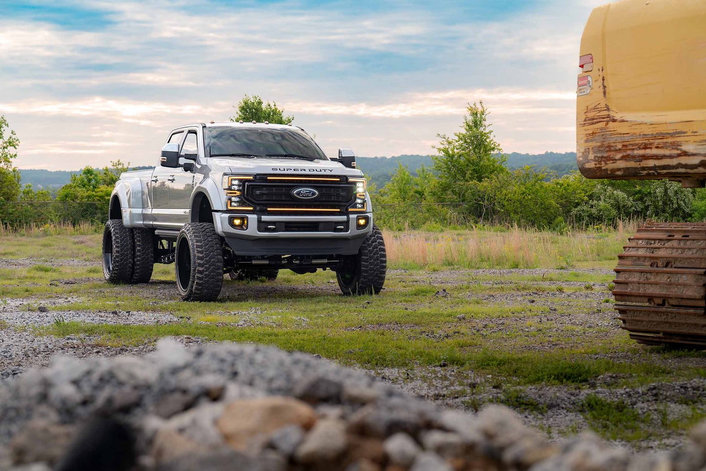 XBG LED Grille: Ford Super Duty (20-22) (Gloss Black / Amber DRL)