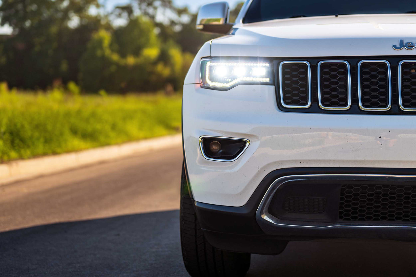 XB LED Headlights: Jeep Grand Cherokee (14-22) (Pair)