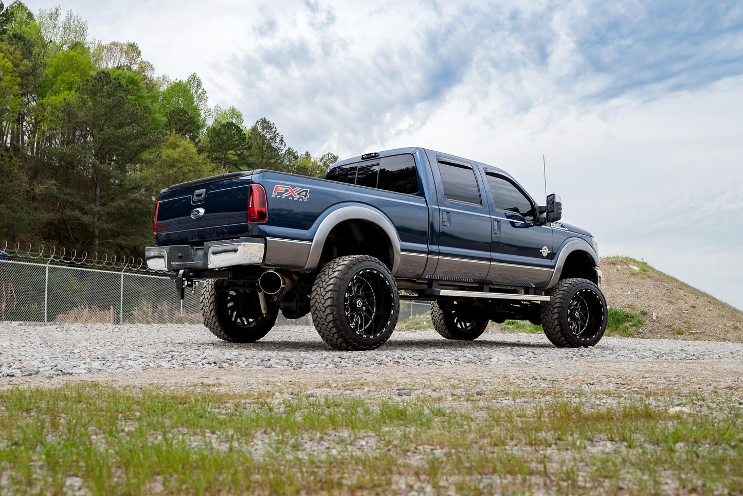 XB LED Tails: Ford Super Duty (99-16) (Pair / Red)