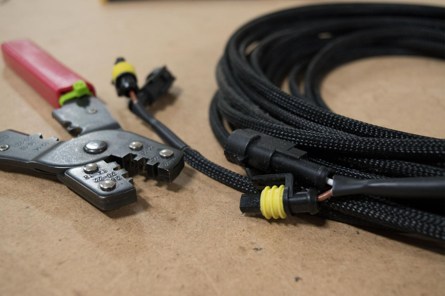 Connector: Male AMP