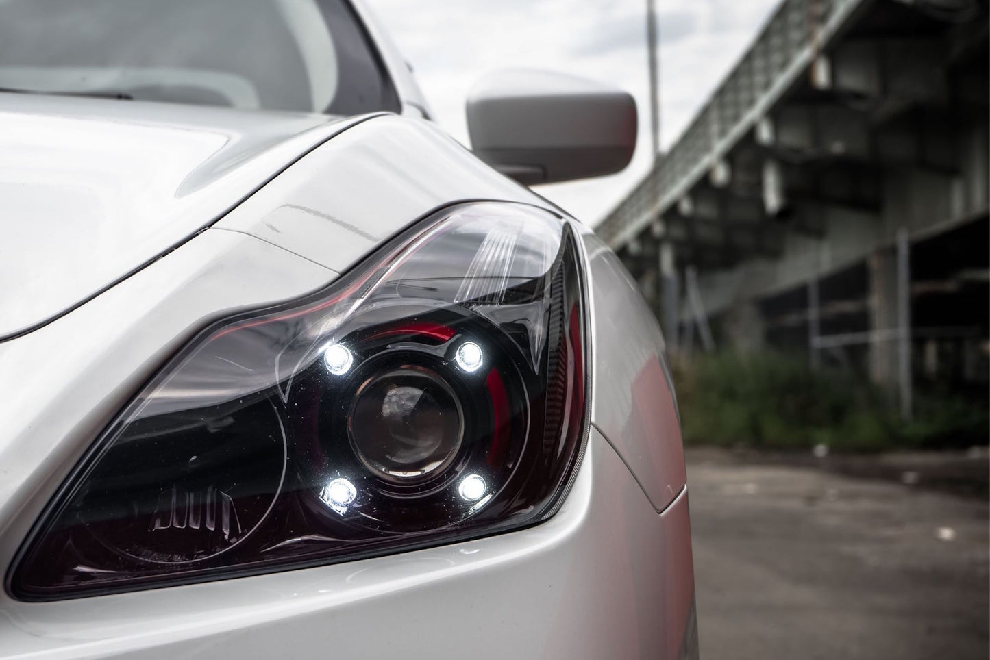 Panamera 1.0 Projector Shroud (White/Amber LED Switchback)
