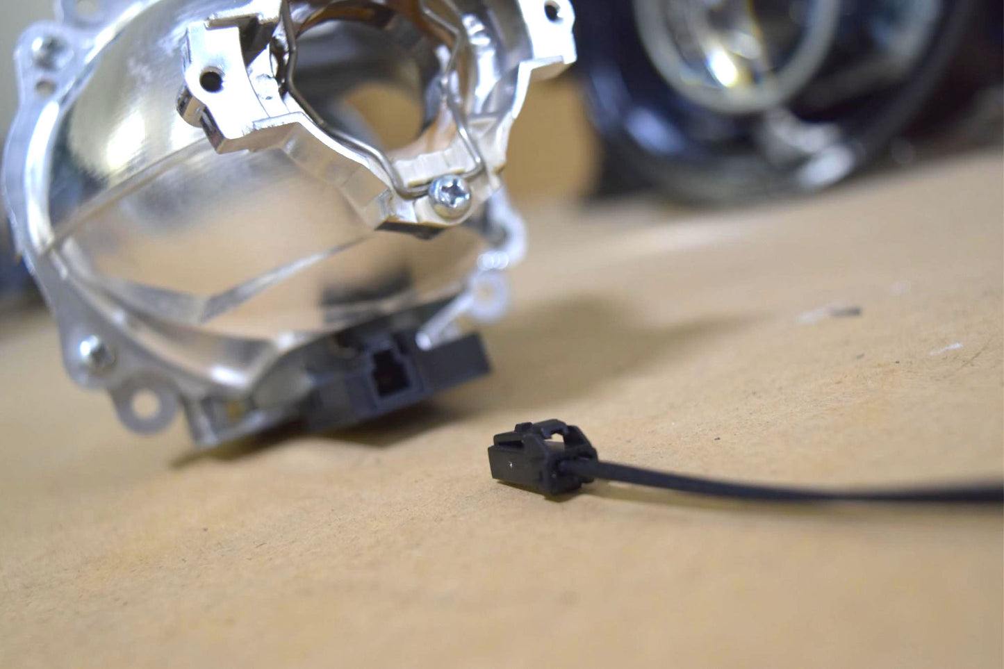 Pigtail: Koito Bi-xenon Solenoid Inputs