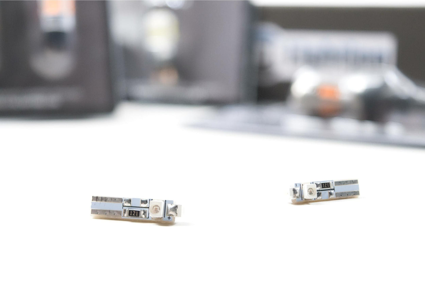 T5/74: GTR 3-LED (White)